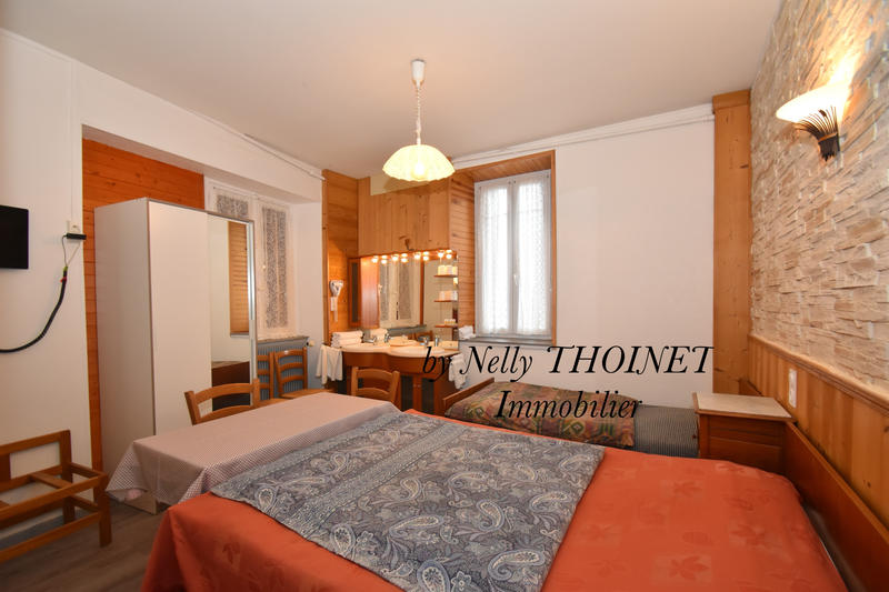 Local commercial - 400 m² - 22 pièces