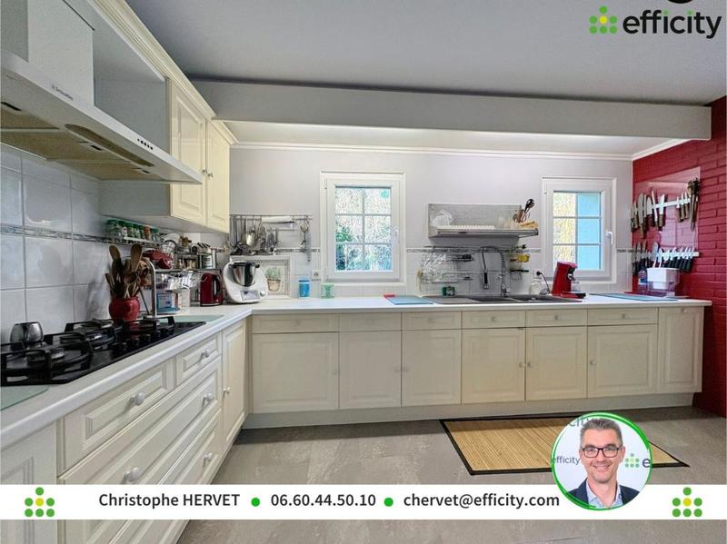 Maison - 380 m² - 11 pièces