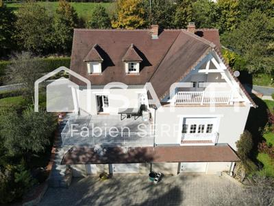 Maison - 232 m² - 8 pièces