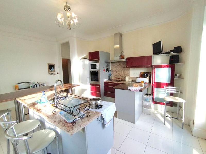 Demeure - 316 m² - 9 pièces