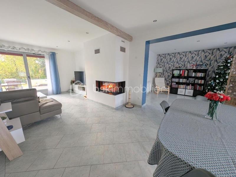 Maison - 160 m² - 8 pièces