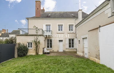 Maison - 220 m² - 8 pièces