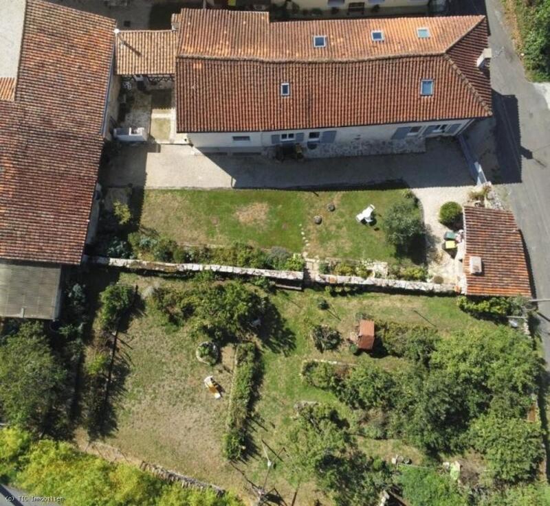 Propriété - 195 m² - 7 pièces