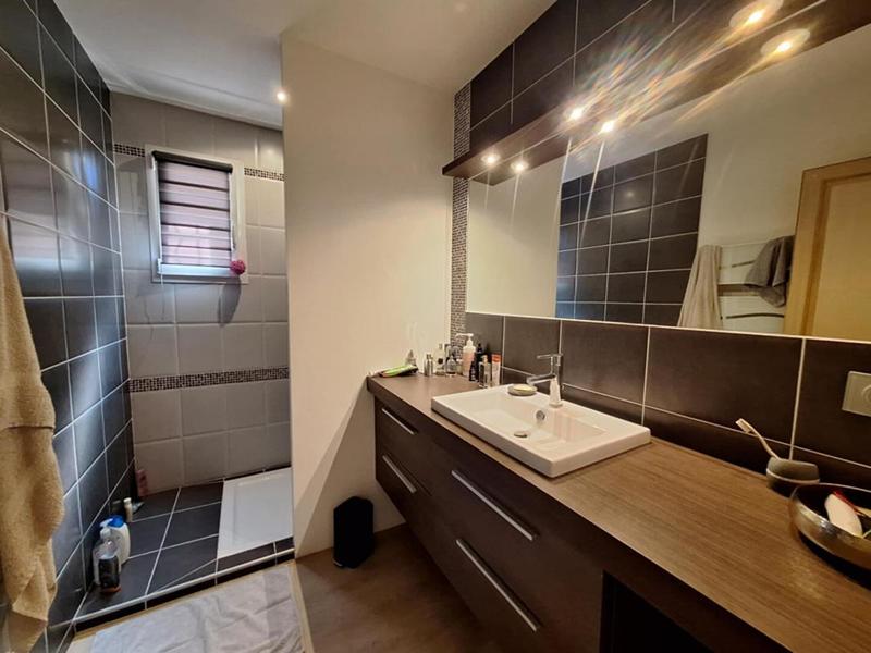 Maison - 200 m² - 5 pièces