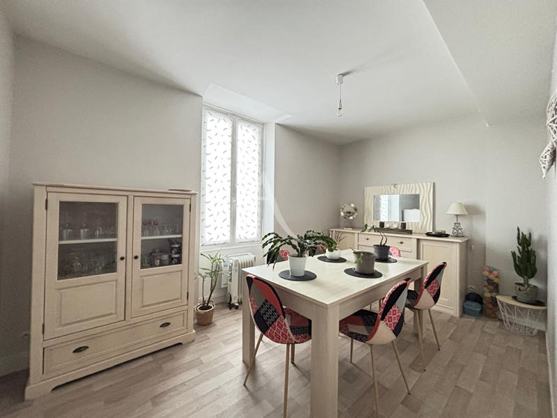 Maison - 121 m² - 7 pièces