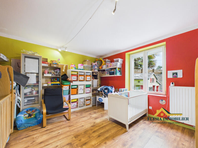 Maison - 225 m² - 7 pièces