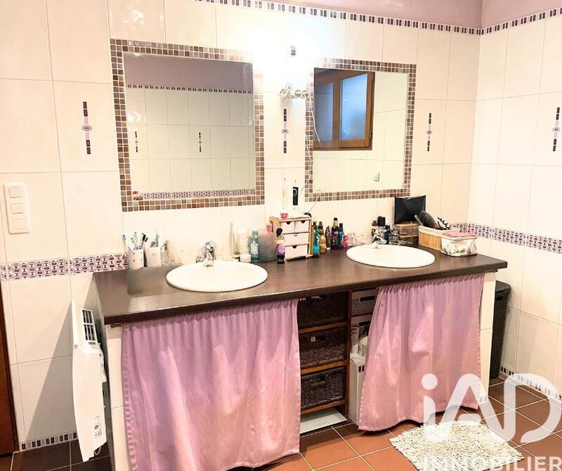 Maison - 180 m² - 7 pièces