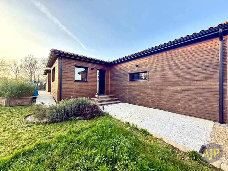 Maison - 97 m² - 5 pièces