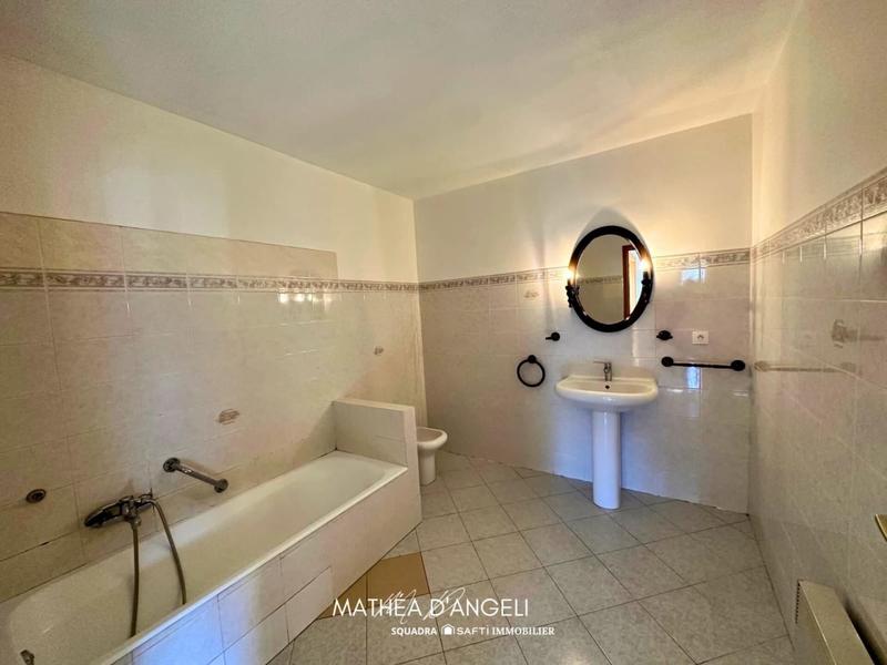 Appartement - 76 m² - 3 pièces