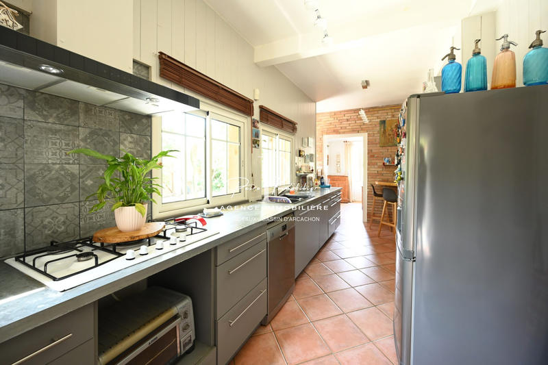 Villa - 220 m² - 11 pièces