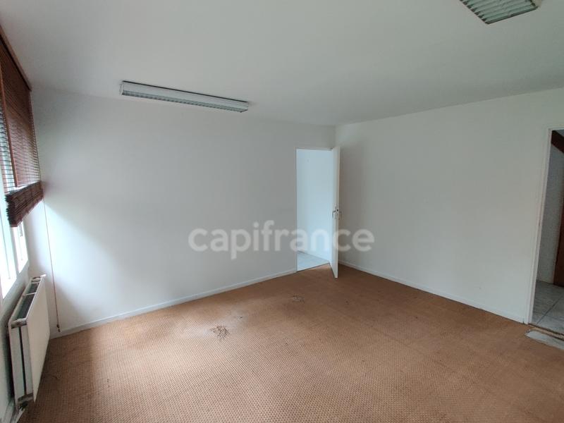 Local commercial - 183 m² - 6 pièces