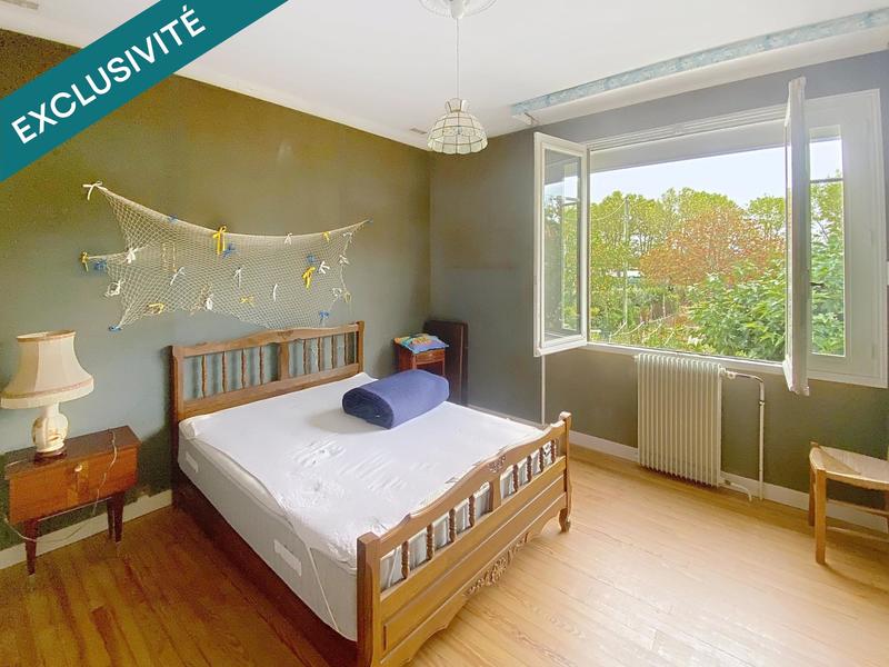 Maison - 240 m² - 8 pièces