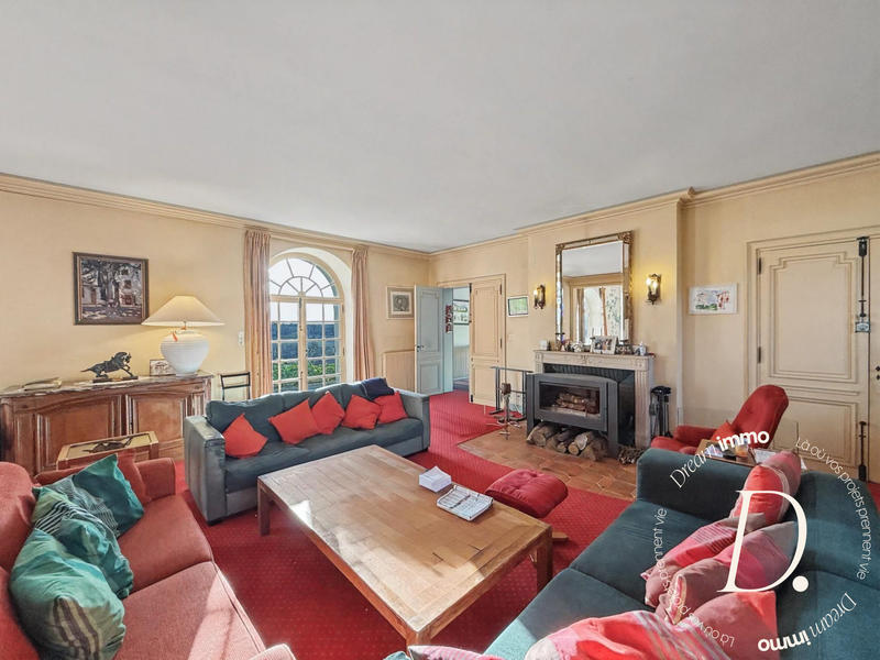 Maison - 420 m² - 11 pièces