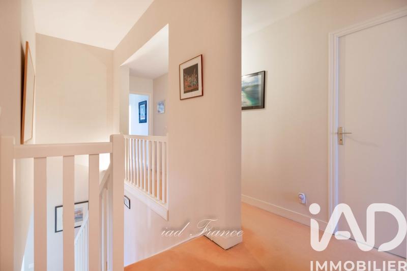 Maison - 246 m² - 9 pièces