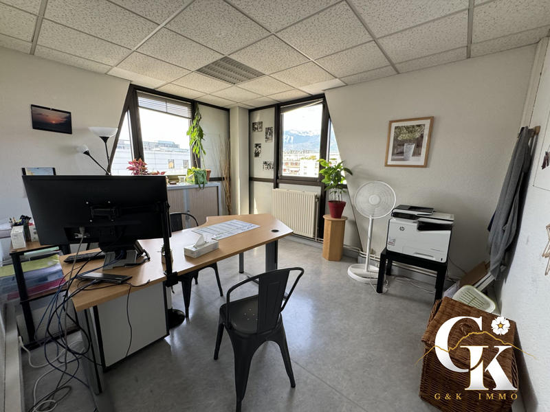 Bureau - 458 m²