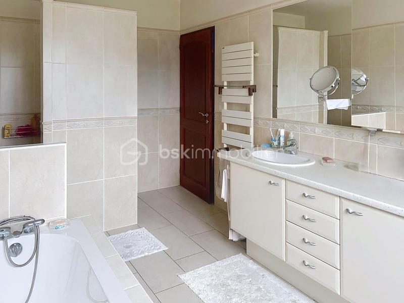 Maison d'architecte - 249 m² - 8 pièces