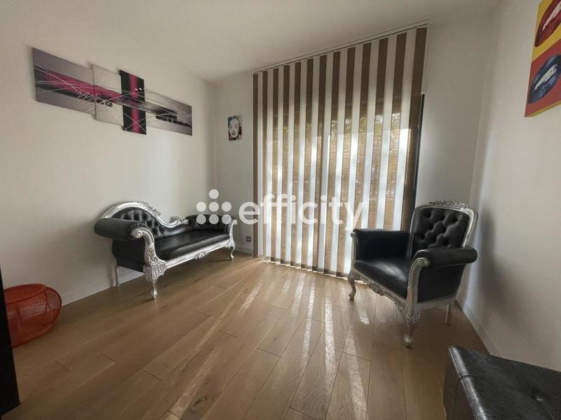 Demeure - 200 m² - 7 pièces