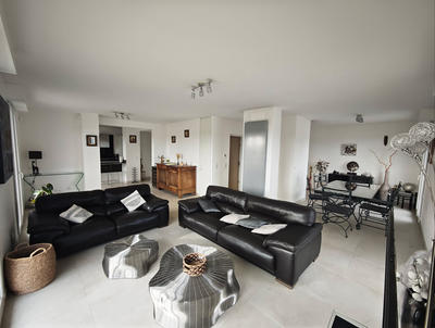 Appartement - 136 m² - 4 pièces