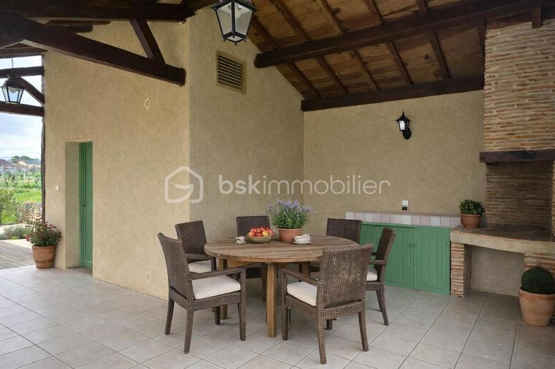 Maison - 209 m² - 7 pièces