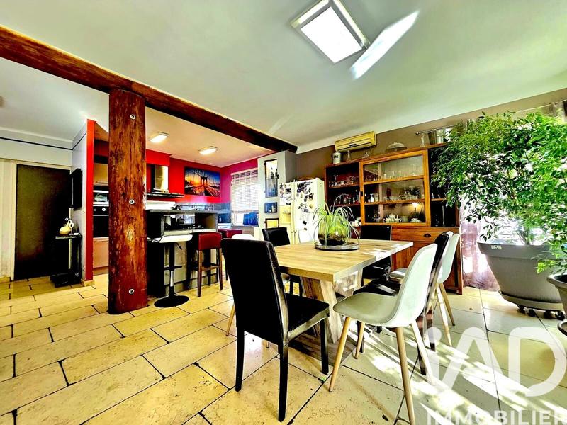 Maison - 181 m² - 7 pièces