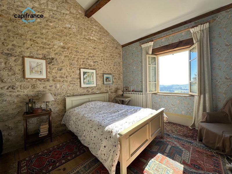 Maison - 137 m² - 5 pièces