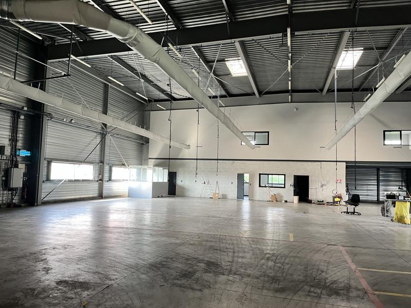 Local d'activités - 1 300 m²