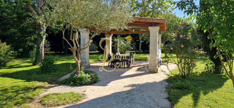 Maison - 265 m² - 8 pièces