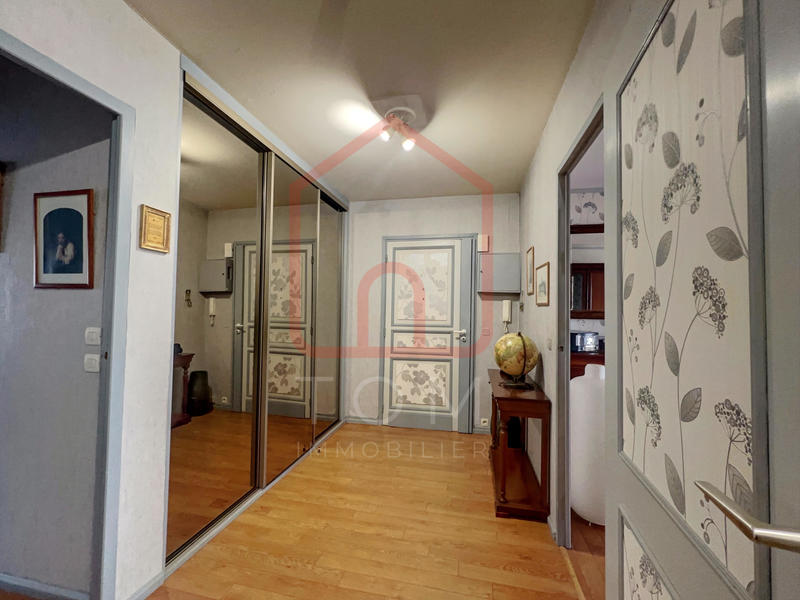 Appartement - 104 m² - 5 pièces