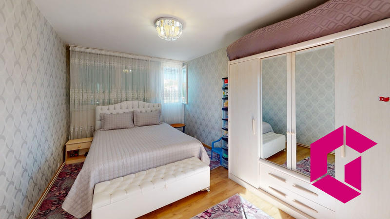 Appartement - 90 m² - 4 pièces