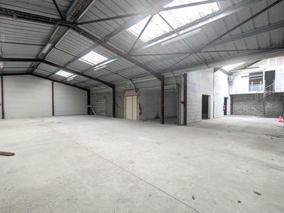 Local commercial - 420 m² - 4 pièces