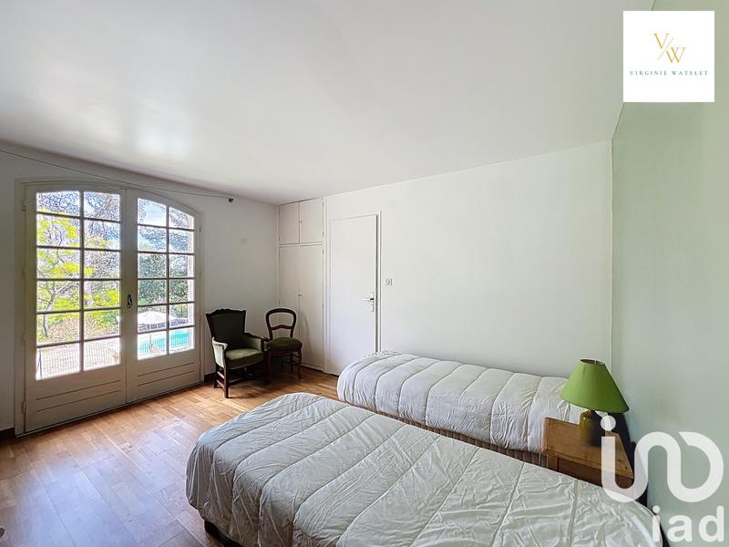 Maison - 274 m² - 10 pièces