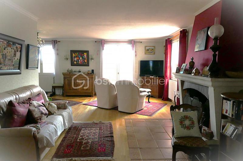 Maison traditionnelle - 169 m² - 6 pièces