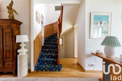 Maison - 280 m² - 9 pièces