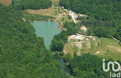 Maison - 230 m² - 16 pièces