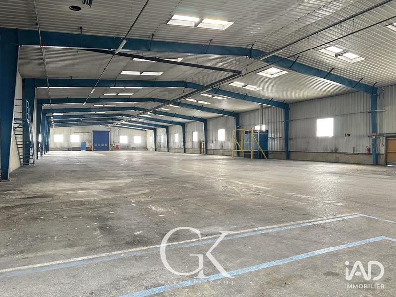 Local commercial - 9 839 m²