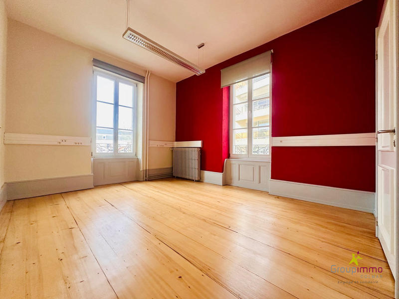 Local d'activités - 200 m² - 8 pièces