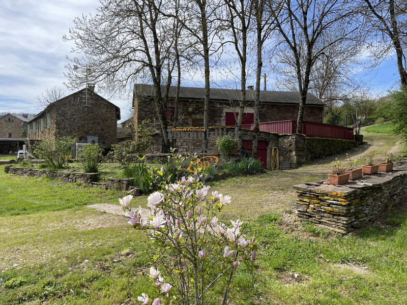 Maison - 233 m² - 8 pièces