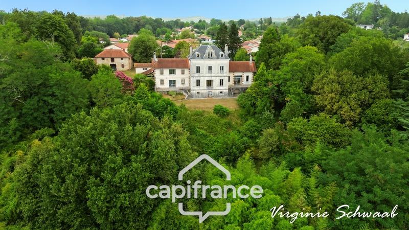 Maison bourgeoise - 282 m² - 9 pièces
