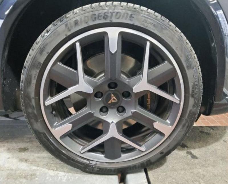 Cupra Formentor Vz 272 Hybride Rechargeable / Toit Ouvrant Camera 360° Attache Remorque Audio Senheiser Coffre Elec Sieges