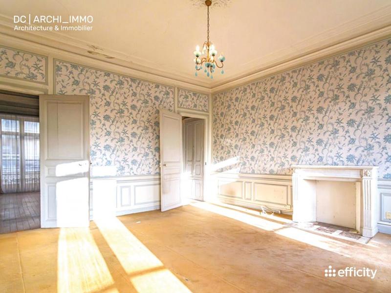 Maison - 360 m² - 10 pièces