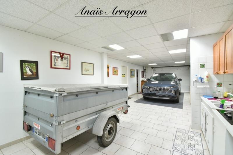 Maison de ville - 310 m² - 7 pièces