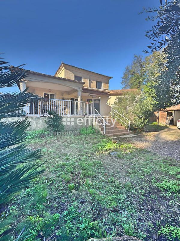 Pavillon - 160 m² - 5 pièces