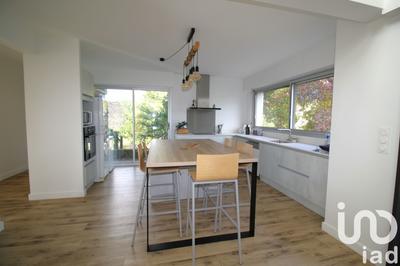 Maison - 203 m² - 7 pièces