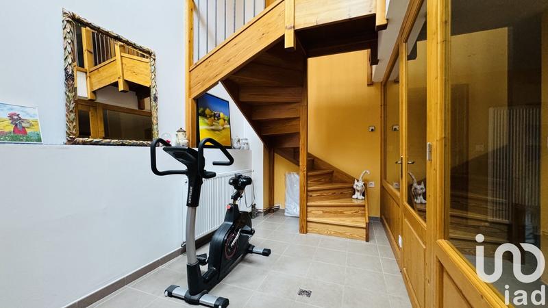 Maison - 303 m² - 4 pièces