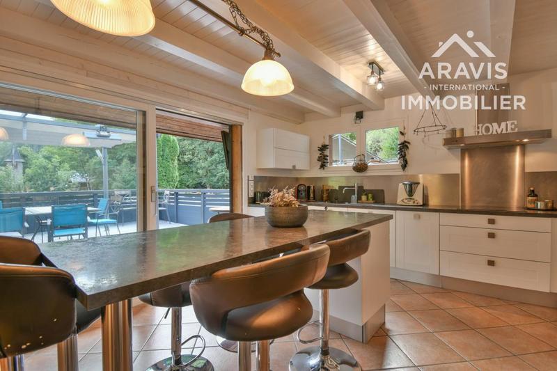 Propriété - 234 m² - 7 pièces