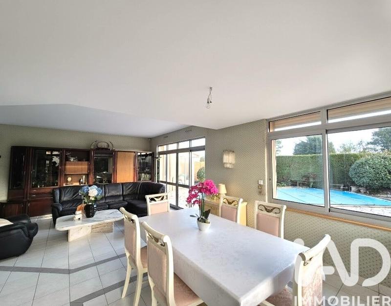 Maison de maîtres - 180 m² - 6 pièces