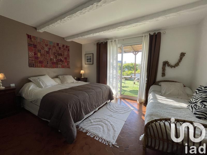 Maison - 275 m² - 11 pièces