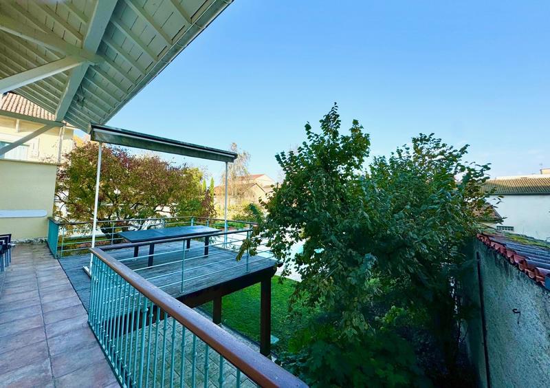 Maison de ville - 373 m² - 10 pièces