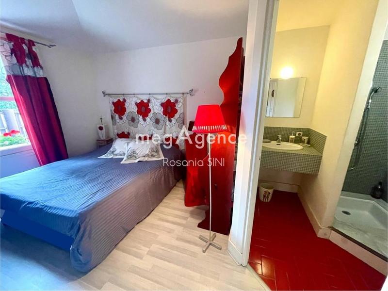 Maison - 246 m² - 8 pièces