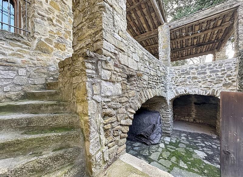 Maison - 243 m² - 8 pièces